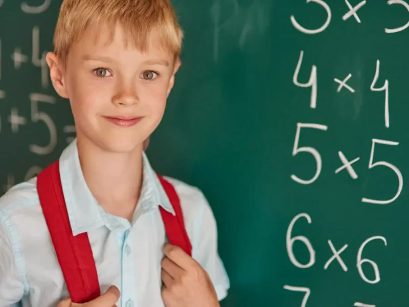 niño tablas de multiplicar